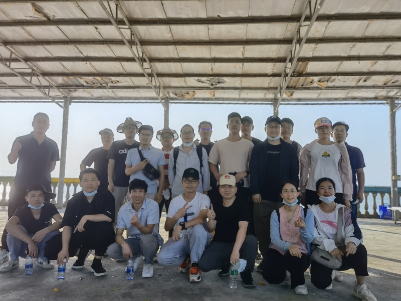 a1f5e3257e8e7be427c5150c4feeae90.jpg 團(tuán)建合照2.jpg